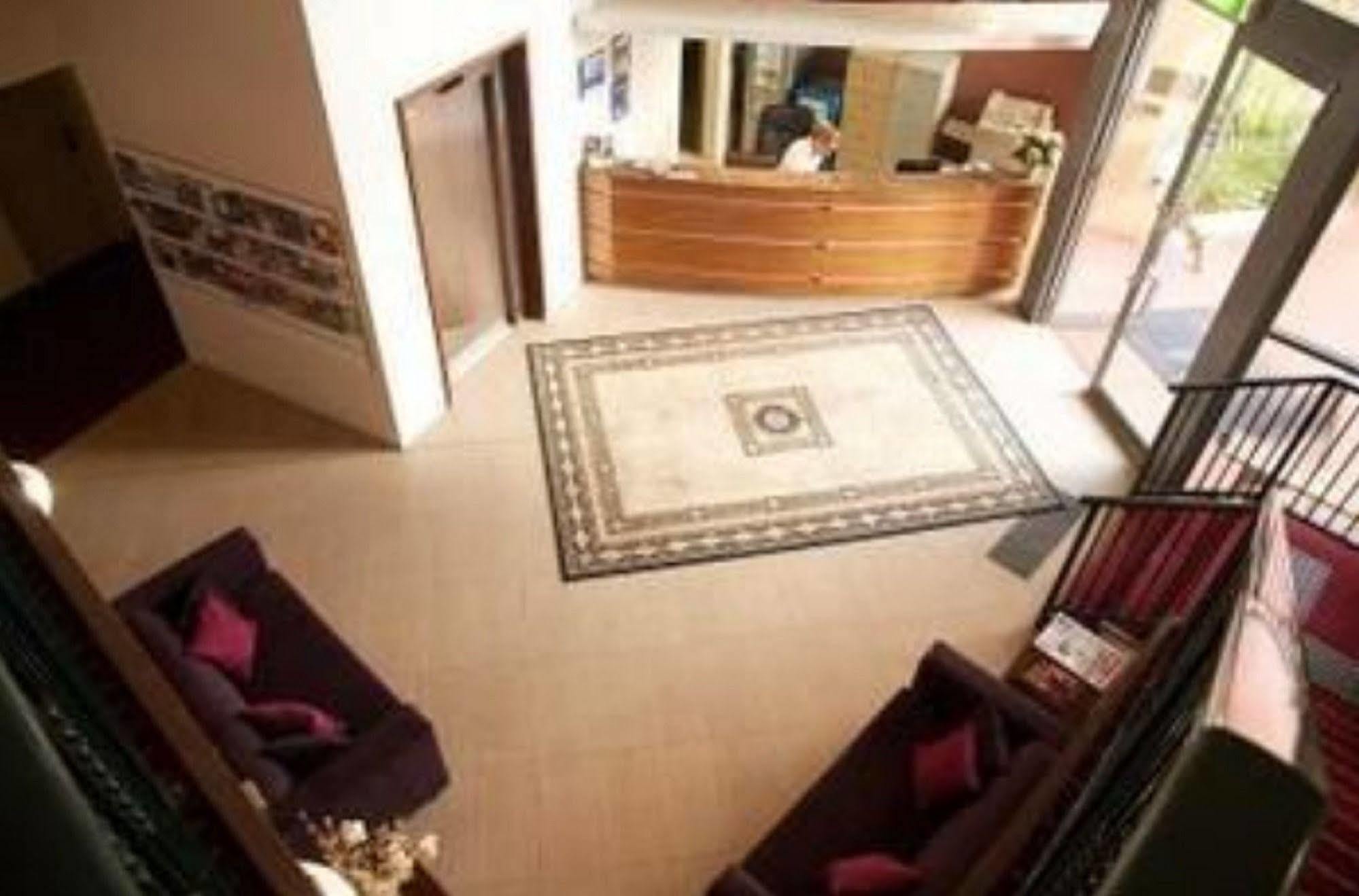 موتيل وارنرز باي وارنرز آت ذا باي المظهر الخارجي الصورة