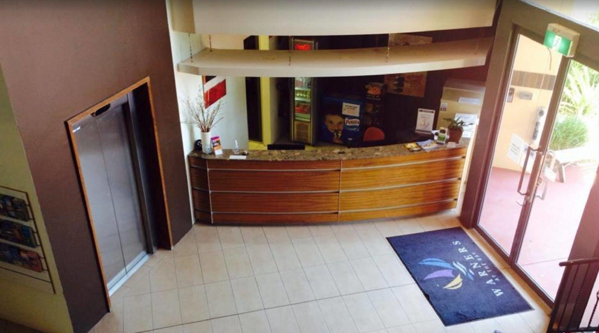 موتيل وارنرز باي وارنرز آت ذا باي المظهر الخارجي الصورة